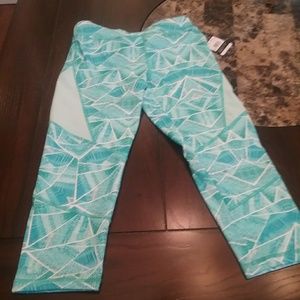 Girls printed performance capri leggings -mint